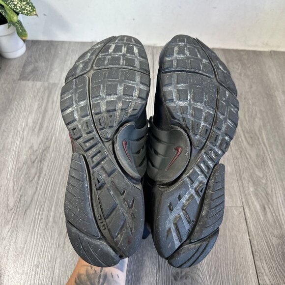Athletic_Shoes